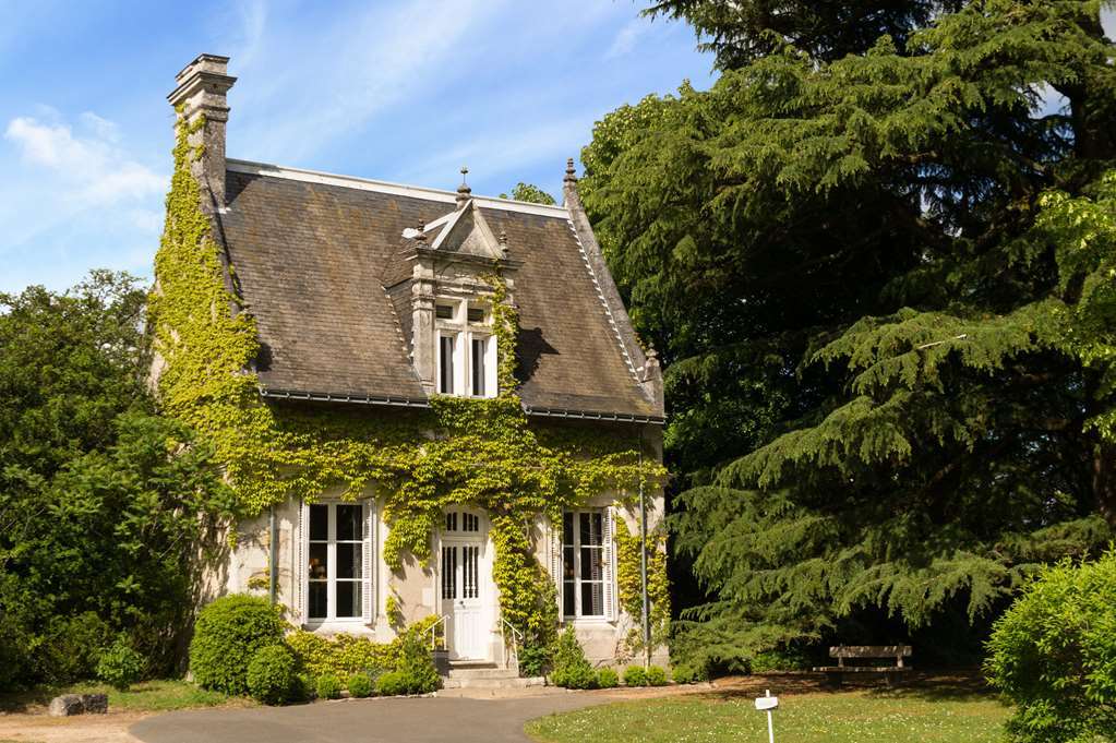 Domaine De La Tortiniere Hotel 4*